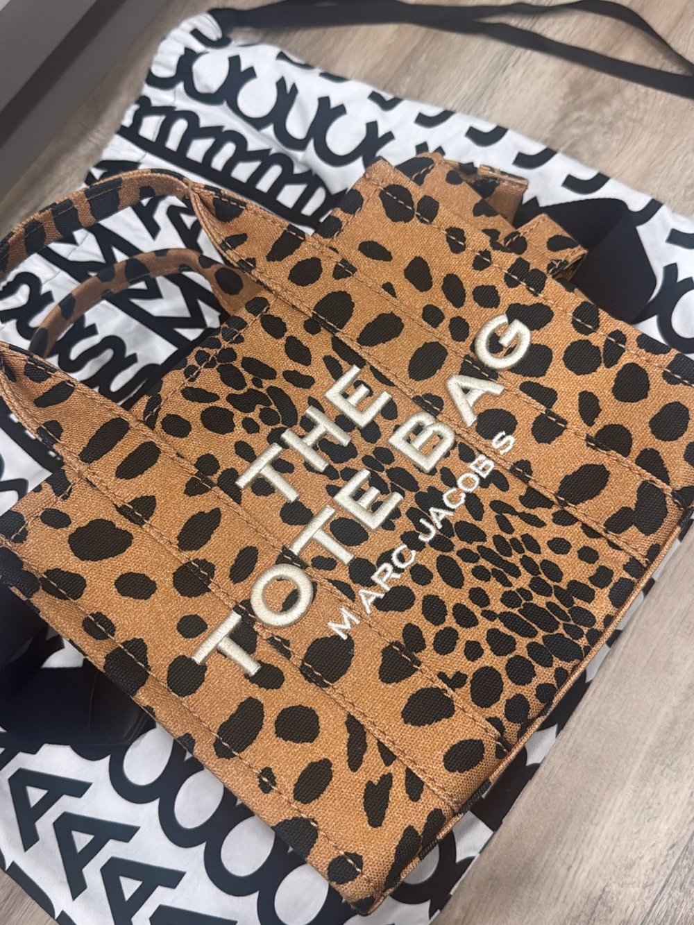 Marc Jacobs the tote bag Leopard / Cheeta Print Tote bag - Picture 2 of 6